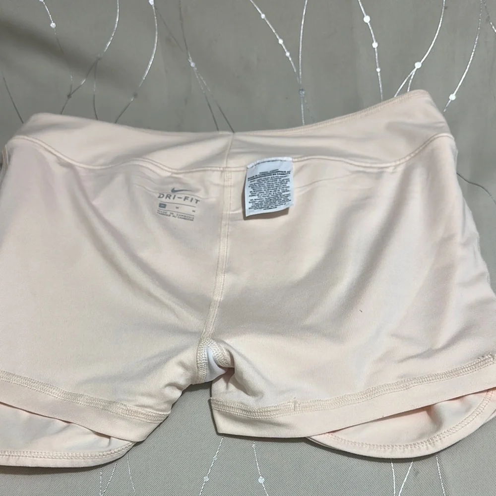 Nike Cream Athletic Shorts Lightweight Moisture-Wicking